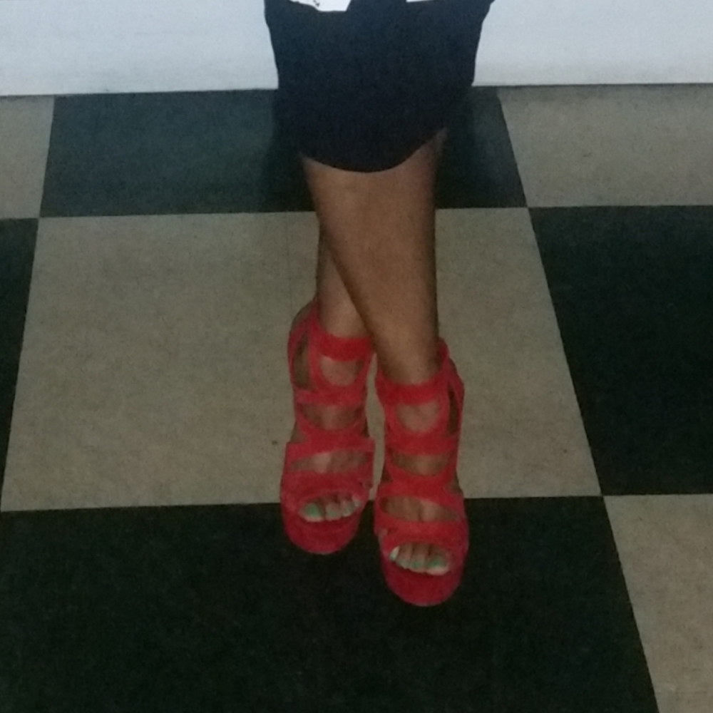 Shoes - Picture 3 of 4